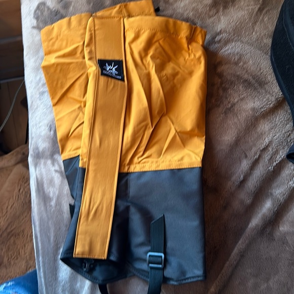 NWOT Waterproof leg gaiters - Picture 3 of 4